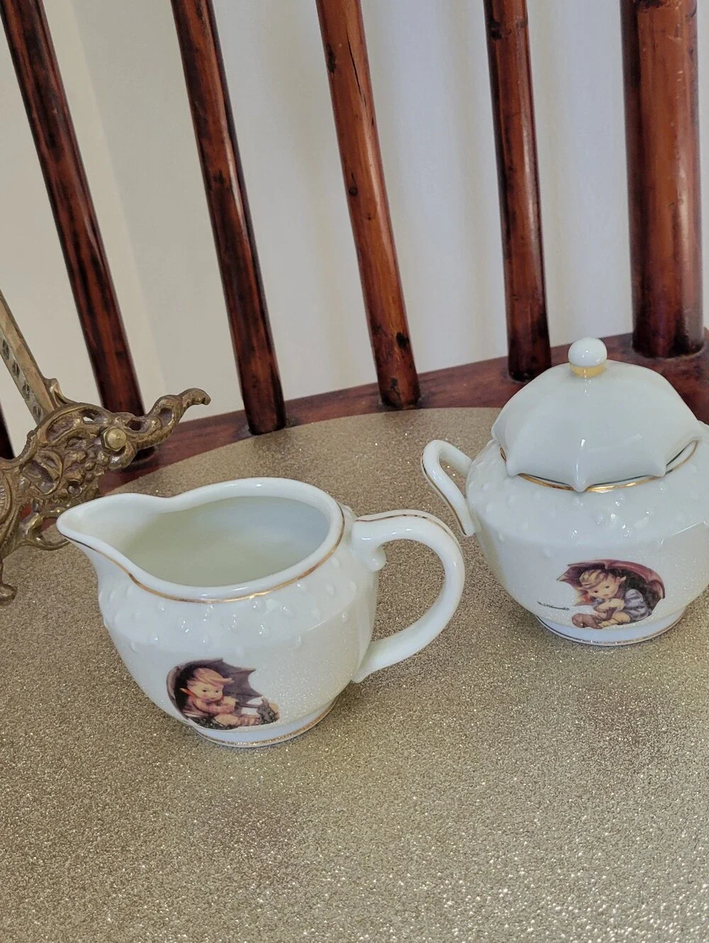 M.J. HUMMEL 'UMBRELLA BOY' CREAMER & SUGAR W UMBRELLA LID DANBURY MINT PORCELAIN